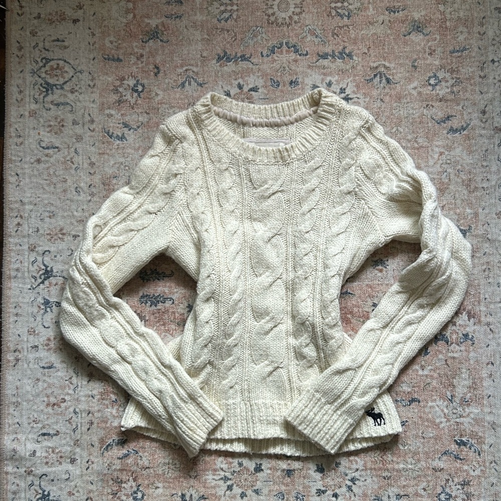 Abercrombie & Fitch Ivory Cable Knit Sweater